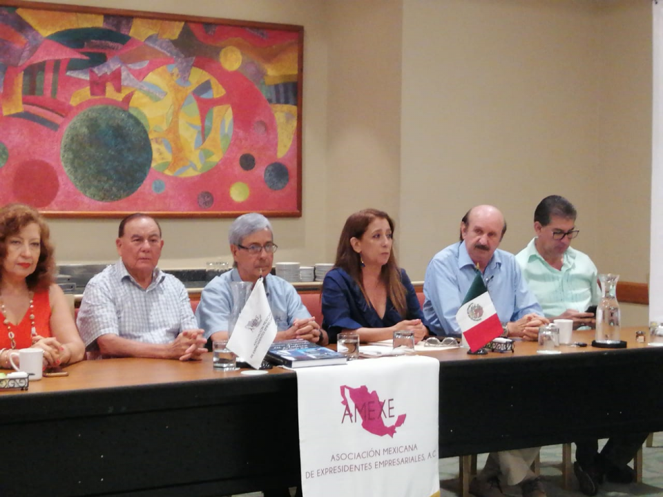 10y11Bahía (3) Inconcebible esté amparado titular de Seguridad: empresarios de Amexe