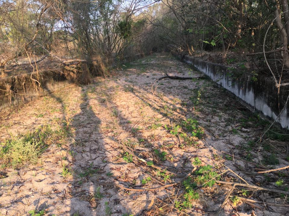 10y11Bahía (3) Vecinos en riesgo en Sendero de Luna