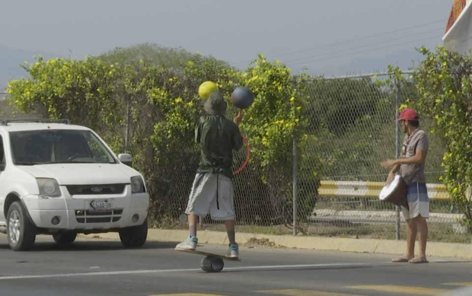 14y15Bahía (1) La mendicidad y el “arte callejero”una forma de sobrevivir en Bahía