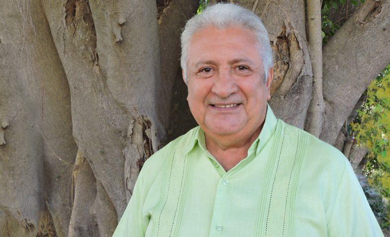 14y15Bahía (3) Falta voluntad en la limpia de Espectaculares: Villanueva