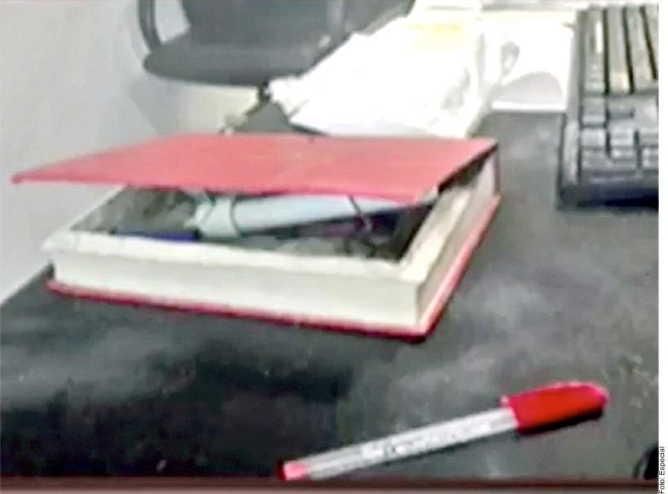 16México Estalla un libro-bomba en oficina de senadora