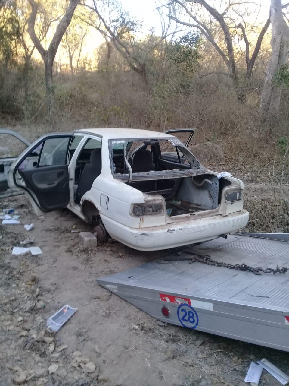 30y31Sucesos (1) Recuperan Tsuru robado; estaba desmantelado