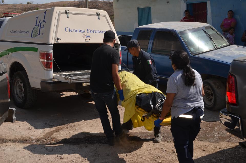 30y31Sucesos (2) Lo hallan muerto, investigan causa