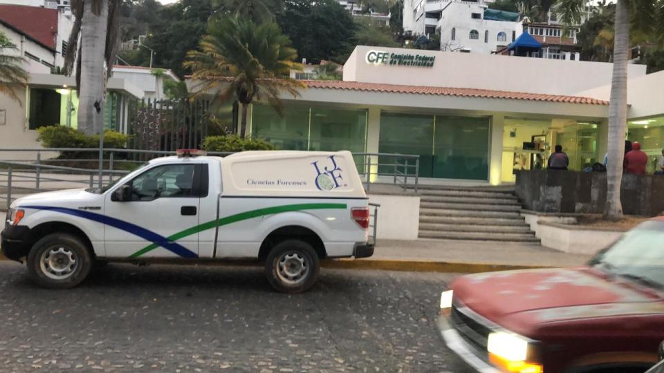 30y31Sucesos (3) “Vacían” cajeros de la CFE; más de 200 mil el botín