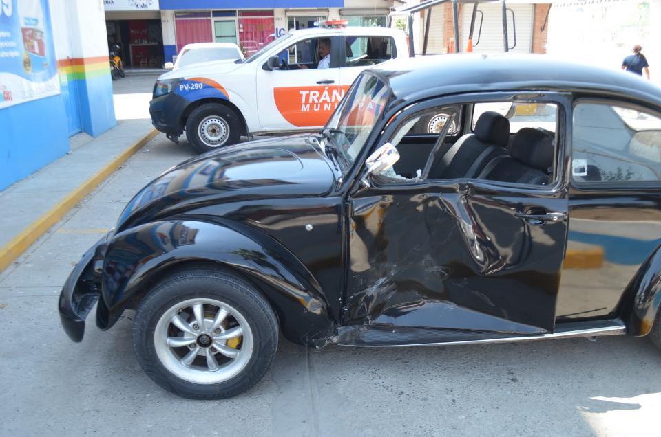 30y31Sucesos (3) Aparatoso choque en Las Juntas