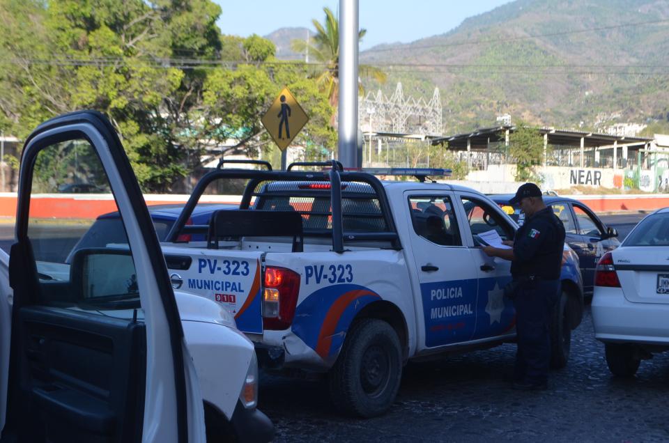 30y31Sucesos (6) Roban Tsuru y la policía lo recupera