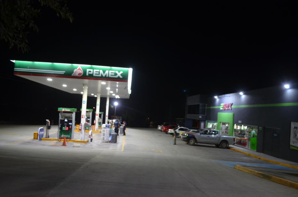 30y31Sucesos (8) Roban gasolinera y UBER al mismo tiempo
