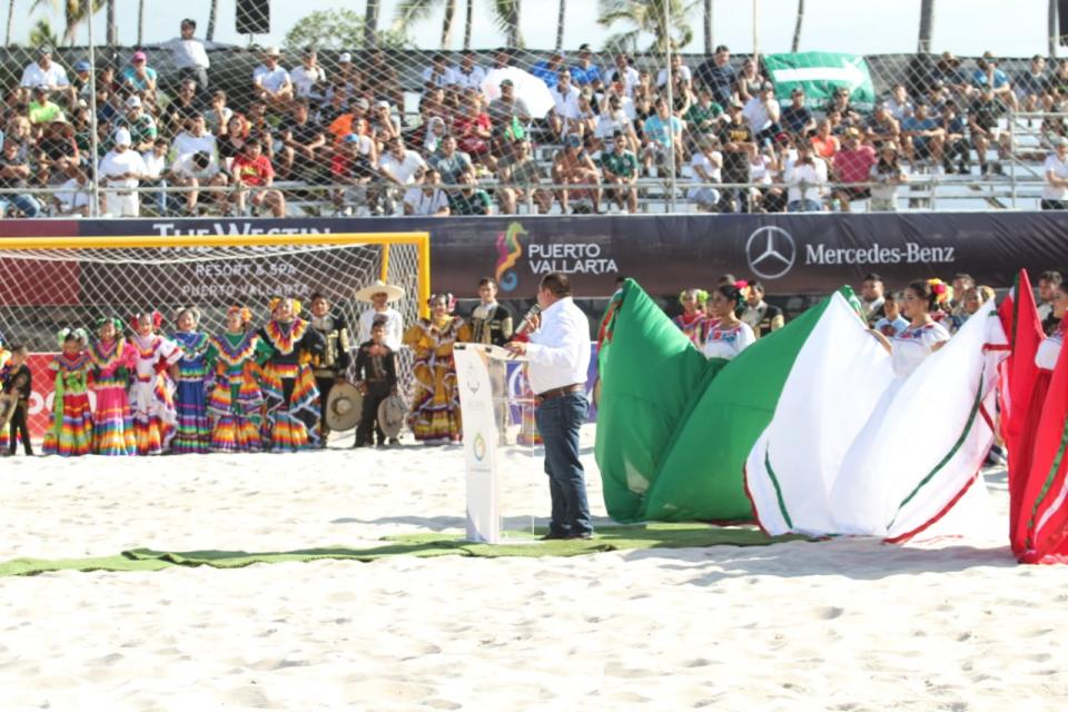 COMUNICADO 0565-Inauguración torneo Beach Soccer Concacaf (4) Puerto Vallarta está preparado para el reto que sea: Dávalos