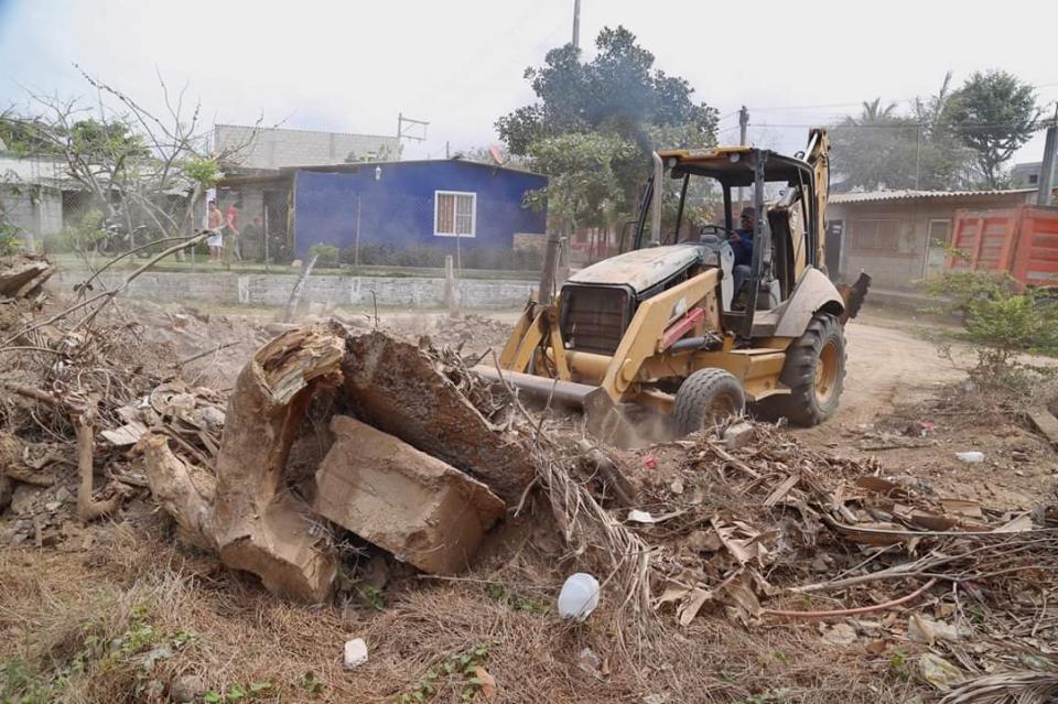 DESAZOLVES MAYO 20191 Aceleran trabajos preventivos de desazolve en canales y drenes de Bahía de Banderas