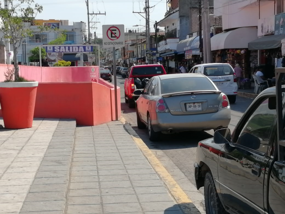03Bahía Falta de estacionamiento ya es un gran problema en El Pitillal