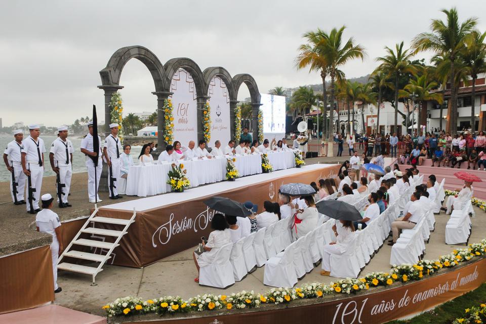 04y05Bahía (1) FESTEJO DE 101 AÑOS… Celebran a Vallarta en sesión solemne de Ayuntamiento