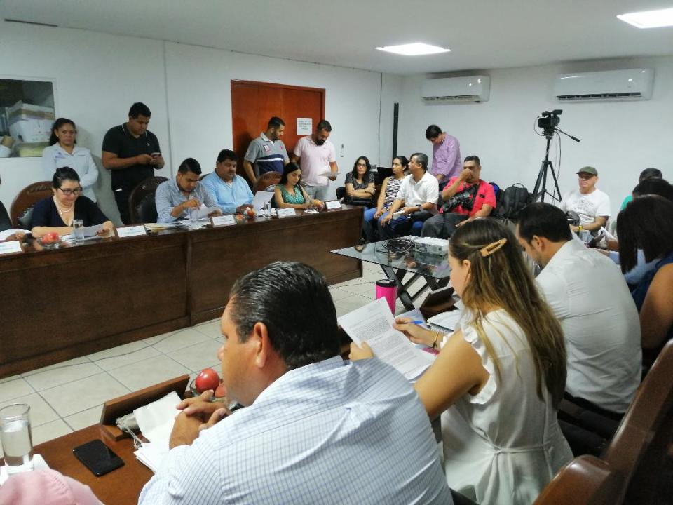 14y15Bahía (2) Hay 4.5 mdp adicionales para obras en Bahía