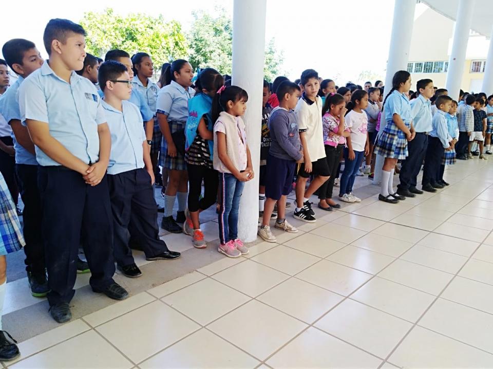 14y15Bahía (8) En Nayarit se respeta el uniforme neutro