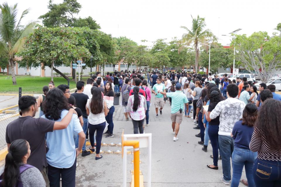 BOLETIN CUC (5) 2706 Aspirantes buscan un espacio en el CUCosta, en sus dos sedes, Puerto Vallarta y Tomatlán