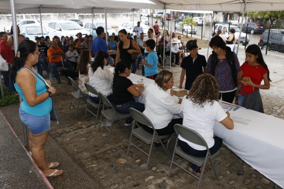 COMUNICADO 0621-DIF-Entrega de lentes-VOSH (4) Inicia DIF entrega de lentes gratuitos a personas vulnerables