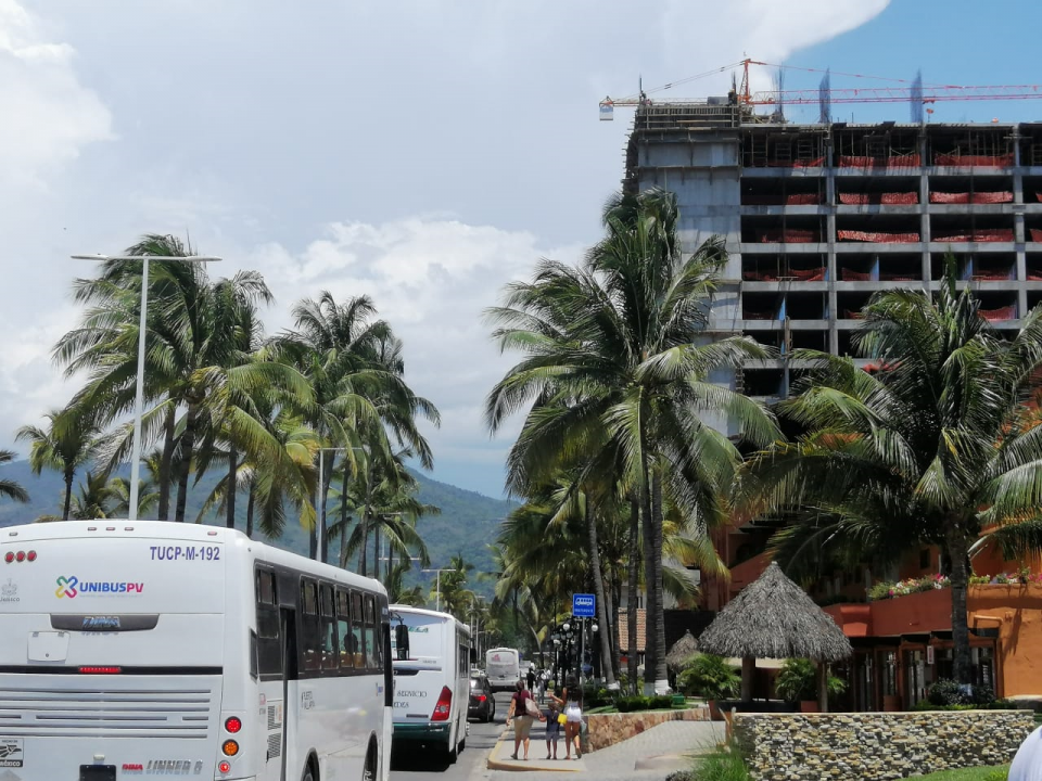 03Bahía (2) CUESTIONA ALFONSO BAÑOS… Obra de Fiesta Americana rompe con restricciones de espacio sobre la avenida