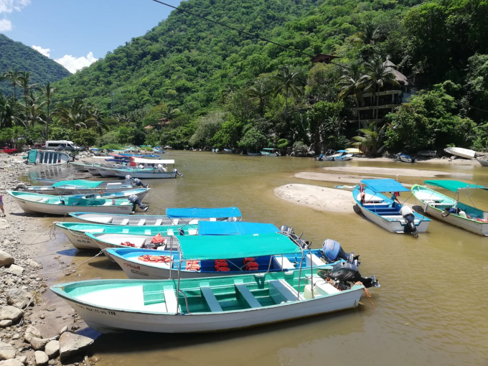 04y05Bahía (3) No hay regulación de tarifas de lanchas en Boca de Tomatlán