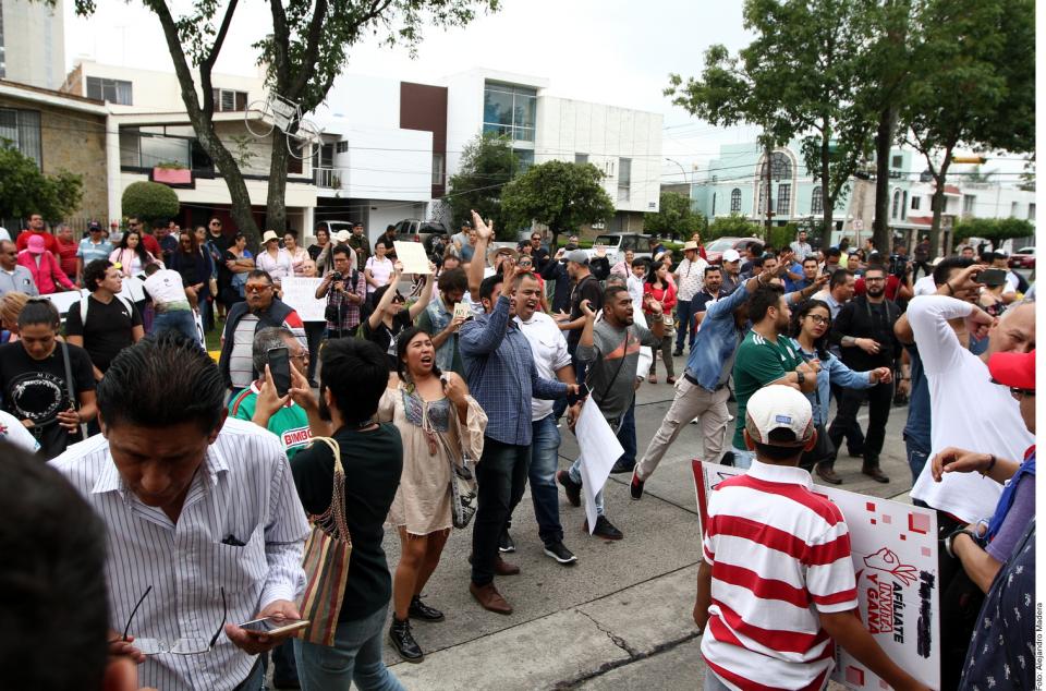06Bahía (1) MANIFESTACIONES VS “TARIFAZO” DE ALFARO… Llevan protesta a Casa Jalisco