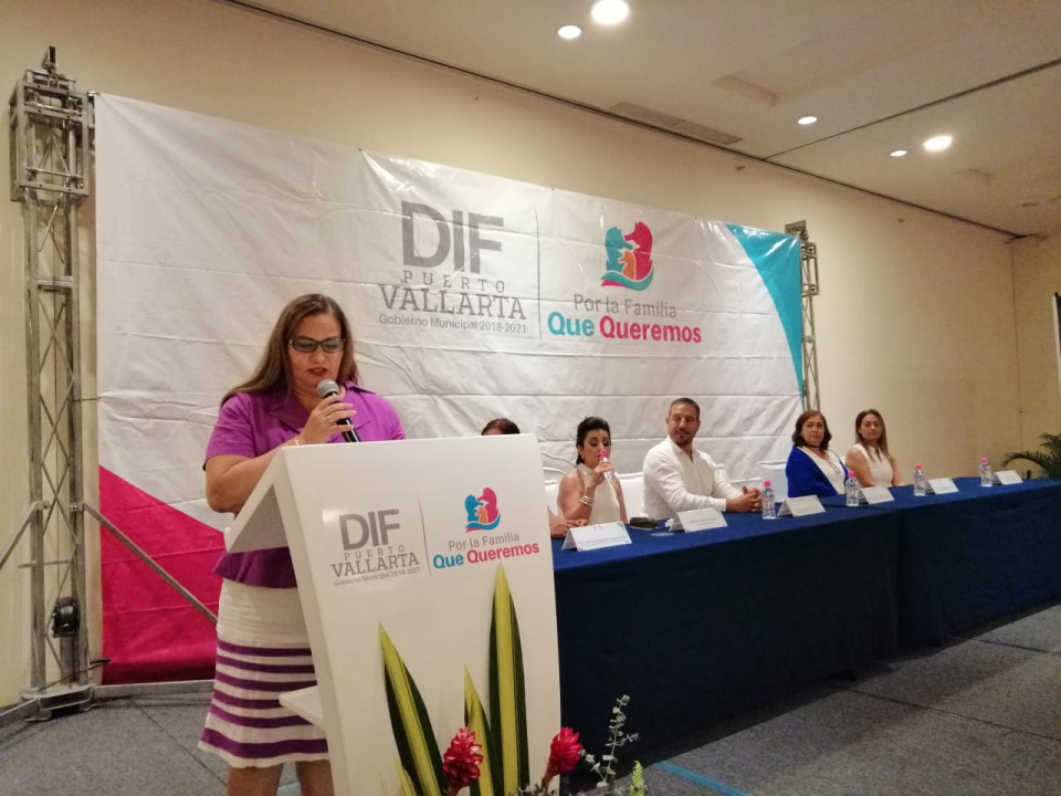 10y11Bahía (1) Está prohibida la mendicidad, el DIF apoya sólo en lo asistencial