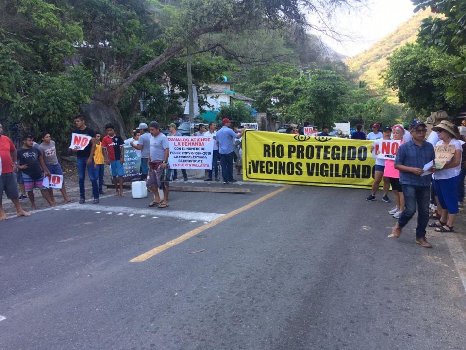 10y11Bahía (2) Alcalde de CC comprometió acta de desistimiento a ejido
