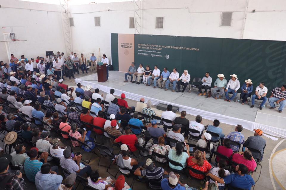 12y13Bahía (6) Pescadores afectados por ‘Willa’, Beneficiados por “Bienpesca”