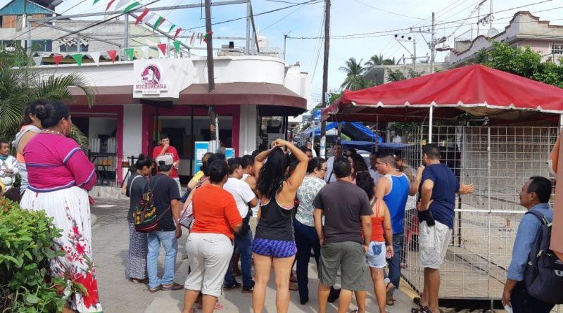 14y15Bahía (4) Piden empresarios “cero tolerancia” a puestos ambulantes en Bucerías