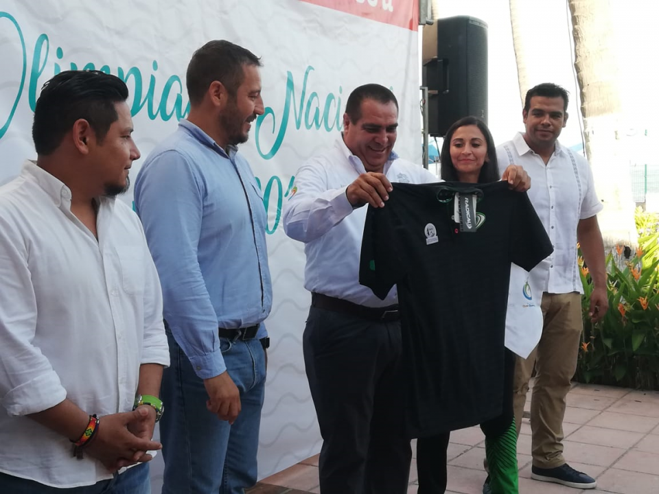 24Deportes (3) Reconocen esfuerzos de medallistas vallartenses