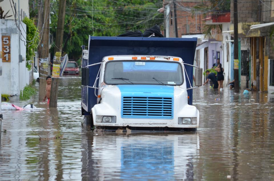 30y31Sucesos (1) Deja daños tormenta del sábado en la bahía