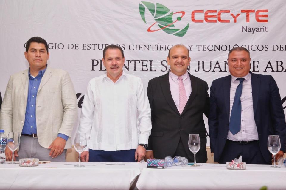 BADEBA (3) Egresan más de 400 alumnos del CECYTE de San Juan de Abajo Reconocen apoyo de Jaime Cuevas con la educación