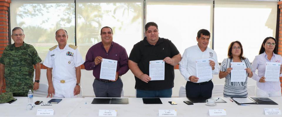 COMUNICADO 0698-Firma convenio prevención social (01) Trabajarán en equipo en la prevención de delitos y la violencia