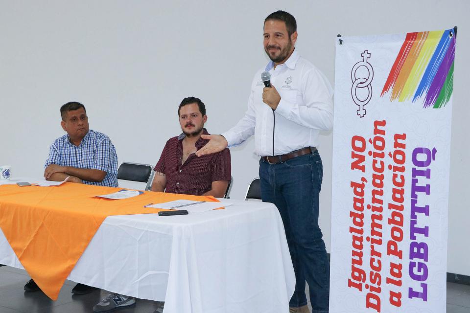 COMUNICADO 0775-Capacitaci_n LGBTTTIQ (1) Sensibilizan a servidores públicos en tema de diversidad sexual