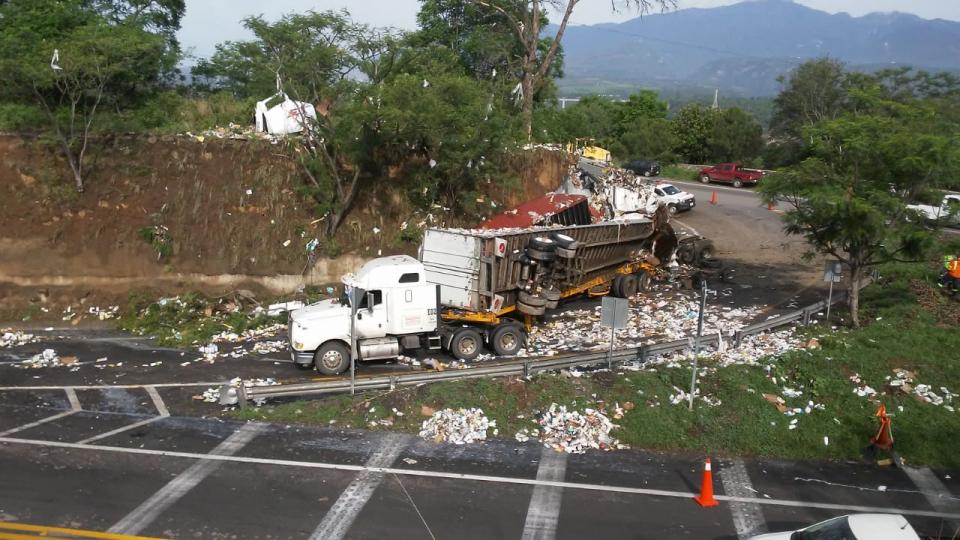 b4e57722-c86c-4f09-96e8-ece667c5340c Fatal accidente se registra sobre autopista Guadalajara a Colima