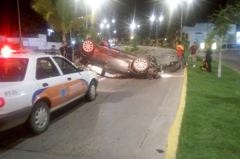 volcadura29jul Se volcó sobre la Francisco Medina