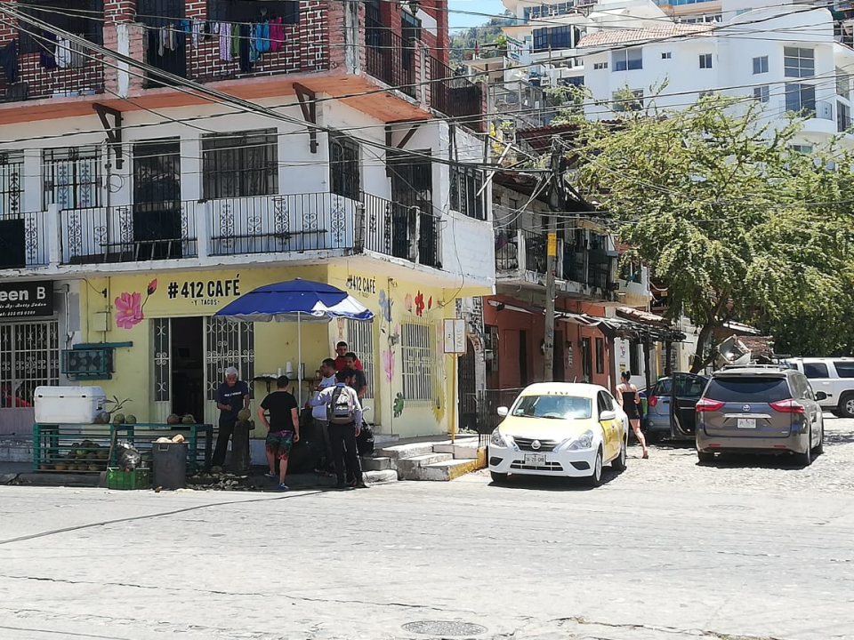 04y05Bahía (4) Exhortan mayor vigilancia para el uso de banquetas y vendedores ambulantes