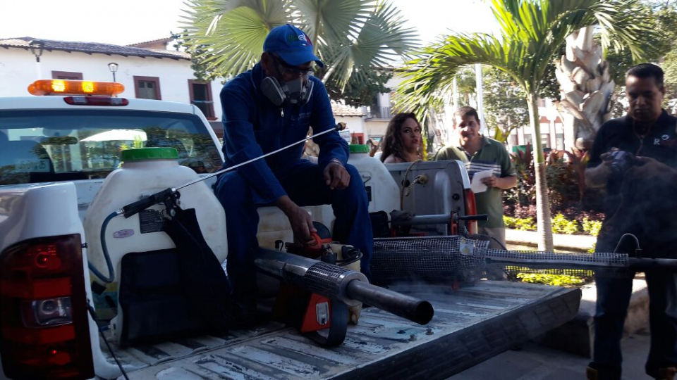 10y11Bahía (4) Prioriza fumigaciones la Octava Región Sanitaria