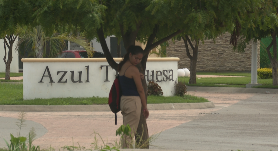 12y13Bahía (5) Siguen sufriendo en Jardines del Sol por falta de paraderos