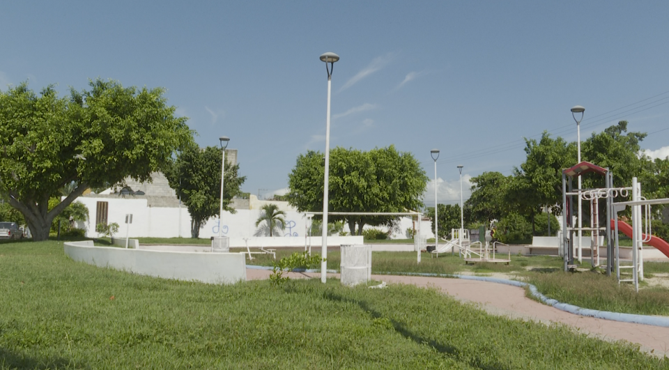 12y13Bahía (6) Parque de Villas de San Vicente tiene luz por “ratos”