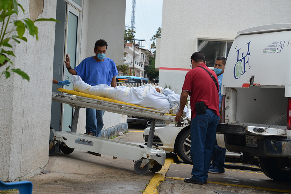 30y31Sucesos (1) Investigan muerte de una mujer; presentaba golpes