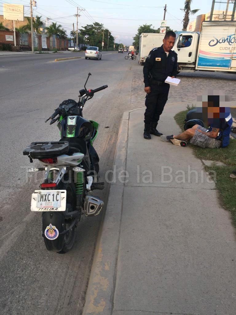 BlurImage_3-8-2019-11-40-55_wm Motociclista lesionado al derrapar por alcantarilla en mal estado