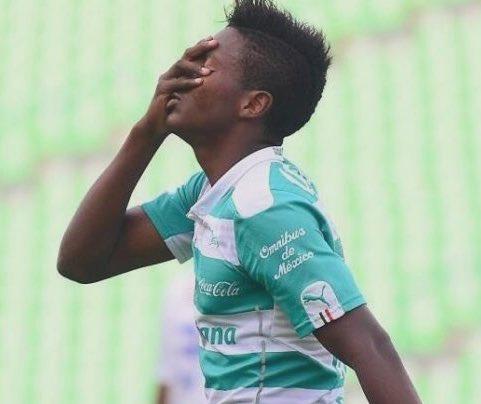 EBpFLh_XoAAmd8C LAS PRIMERAS PALABRAS DE MALECK TRAS ACCIDENTE: “VOY A VER POR ESOS NIÑOS, TENGO CONTRATO EN SANTOS”