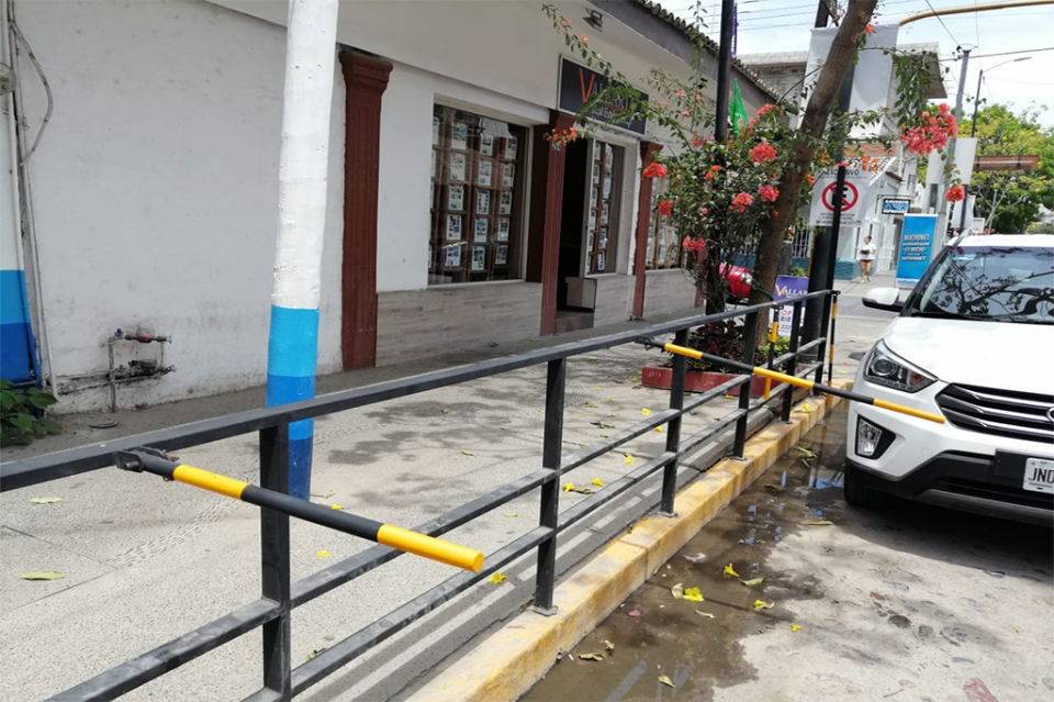 MIGUEL NOTA 3 (2) Tránsito ordena retirar estructuras de “No Estacionar” en la E. Zapata