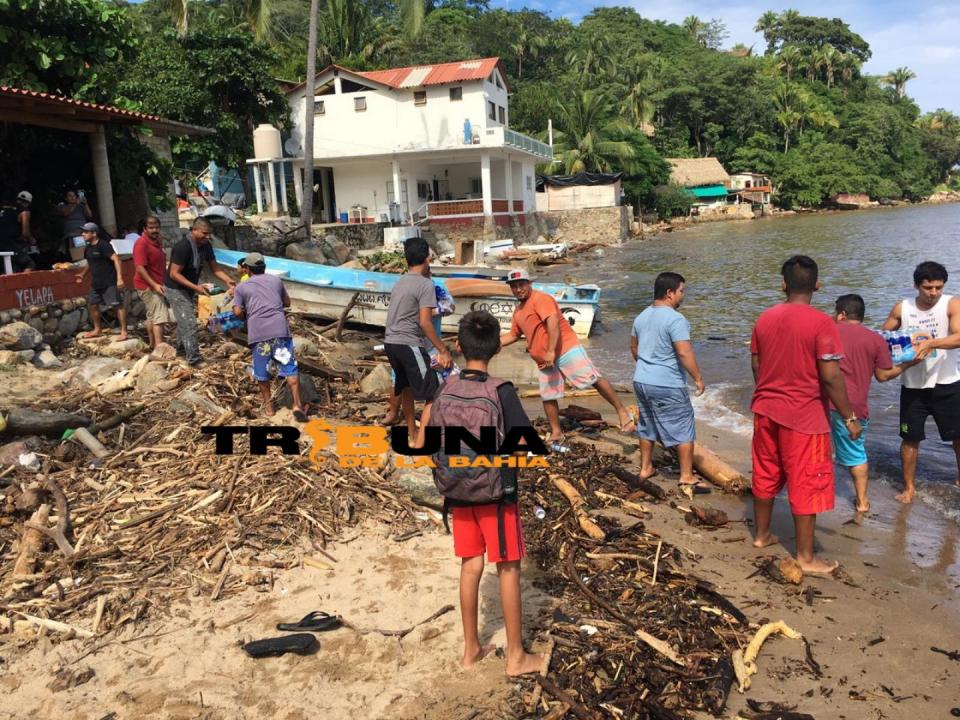PicsArt_10-01-03.48.48 Más de 70 viviendas dañadas en Yelapa por el paso de Tormenta Tropical