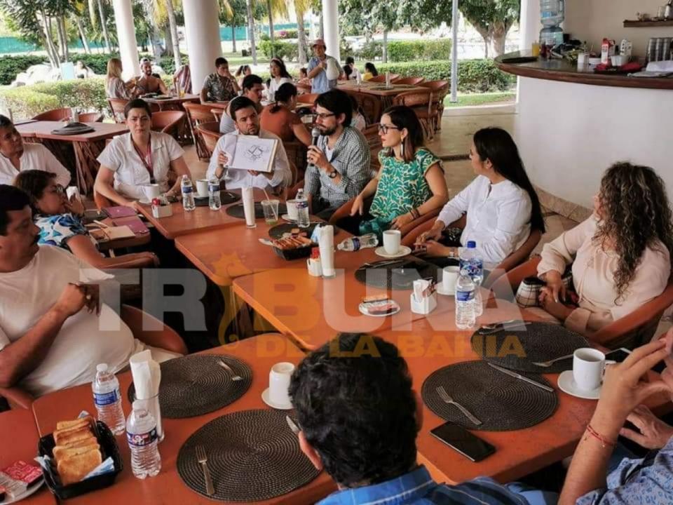 Se reúne subsecretaria de SEDATU con vecinos de Bucerias por el Polideportivo Se reúne subsecretaria de SEDATU con vecinos de Bucerias por el Polideportivo