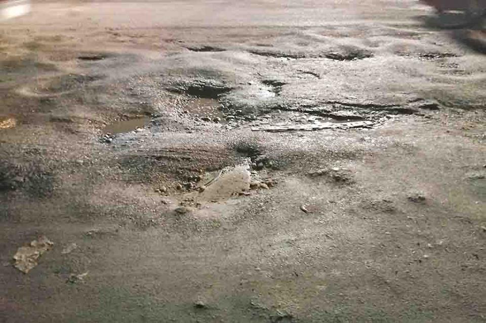 Otras vez los baches en Los Tamarindos, Ixtapa Otras vez los baches en Los Tamarindos, Ixtapa