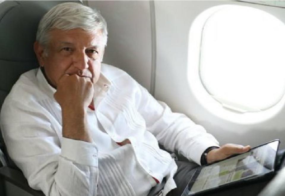 En vuelo hacia Mérida, piloto le pide a AMLO continuar NAIM en Texcoco En vuelo hacia Mérida, piloto le pide a AMLO continuar NAIM en Texcoco