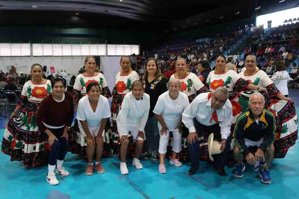 COMUNICADO 1076-DIF-Jornada Adultos Mayores-GDL (1) Participa DIF Vallarta en Jornada Estatal Deportiva y Cultural