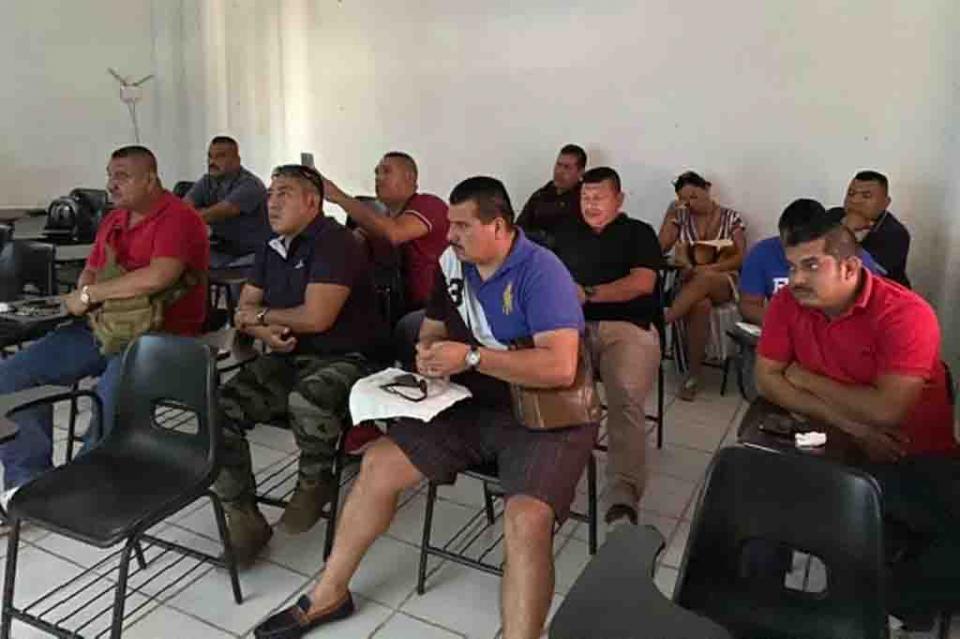 Imparten a comandante y cadetes curso, “El suicidio desde la seguridad social” Imparten a comandante y cadetes curso, “El suicidio desde la seguridad social”