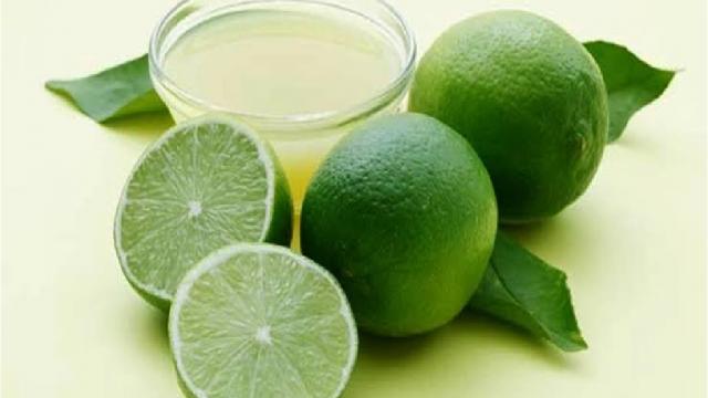 limón agua caliente Los mitos de beber agua con limón por las mañanas y sus beneficios reales
