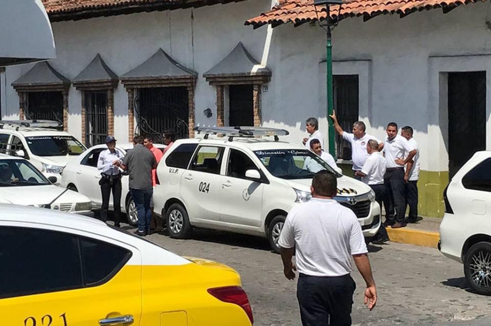 Comerciantes del Malecón a favor de parquímetros pero que retiren taxis Comerciantes del Malecón a favor de parquímetros pero que retiren taxis