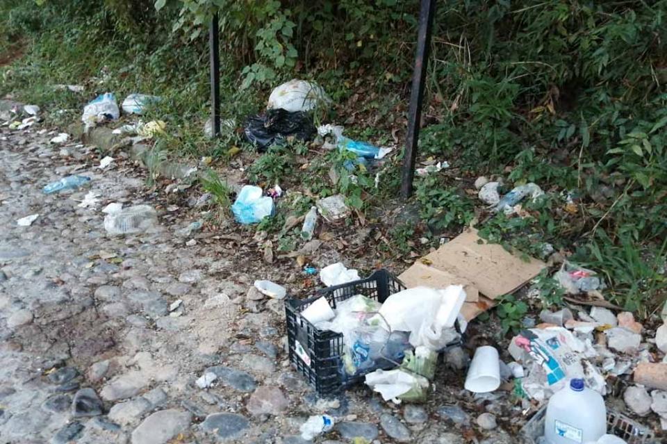 El par vial 31 de Octubre en el completo abandono El par vial 31 de Octubre en el completo abandono